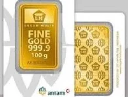 Emas Antam Ambruk Lagi! Turun Rp15 Ribu, Saatnya Borong atau Tunggu?