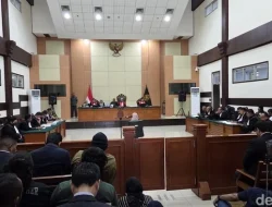 dr Tifa Tolak Damai! Pilih Lawan Jokowi di Pengadilan