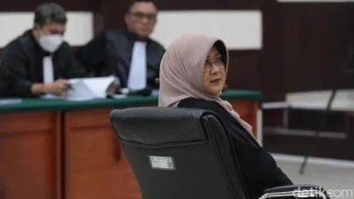 dr Tifa Pilih Lawan di Sidang! Jokowi Siap Bawa Semua Ijazah ke Pengadilan