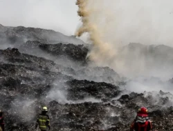 Asap TPA Jatiwaringin Makin Bahaya! Warga Diminta Menjauh 1,7 Km, Sudah 139 Kasus ISPA
