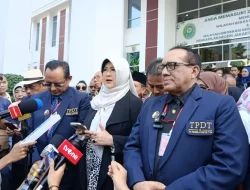 Hakim Kabulkan Eksepsi Dokter Tifa, Sidang Ijazah Jokowi Dihentikan