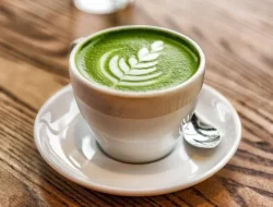 Matcha Latte Terlihat Sehat, Tapi Kalorinya Bisa Setara Dua Gorengan