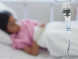 Anak Keracunan Makanan? Begini Pertolongan Pertamanya