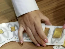 Harga Emas Antam Turun Lagi, Kini Rp2,592 Juta per Gram